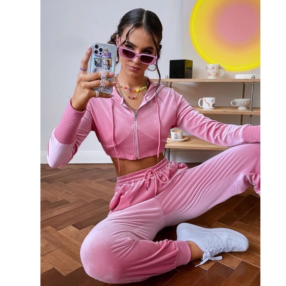 Velvet Hoodie and Pants Tracksuit 💕 - Picture 5 of 7